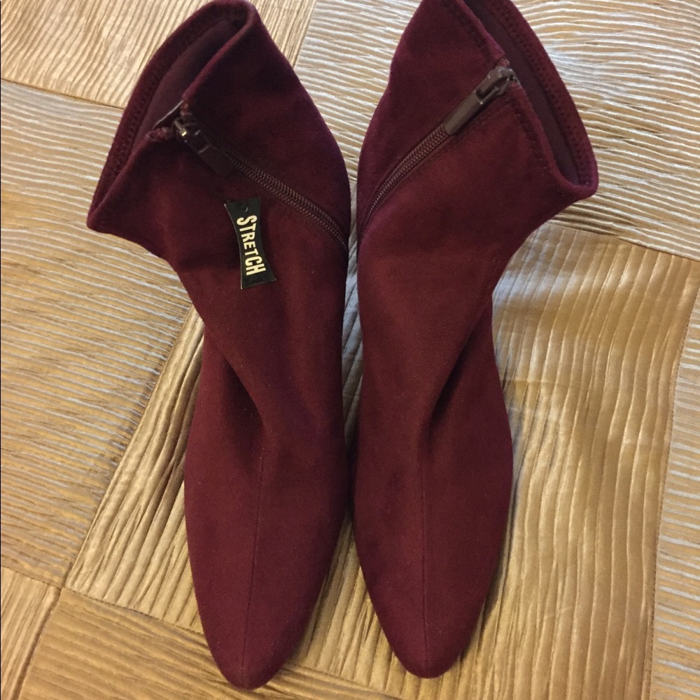 Impo stretch burgundy heels